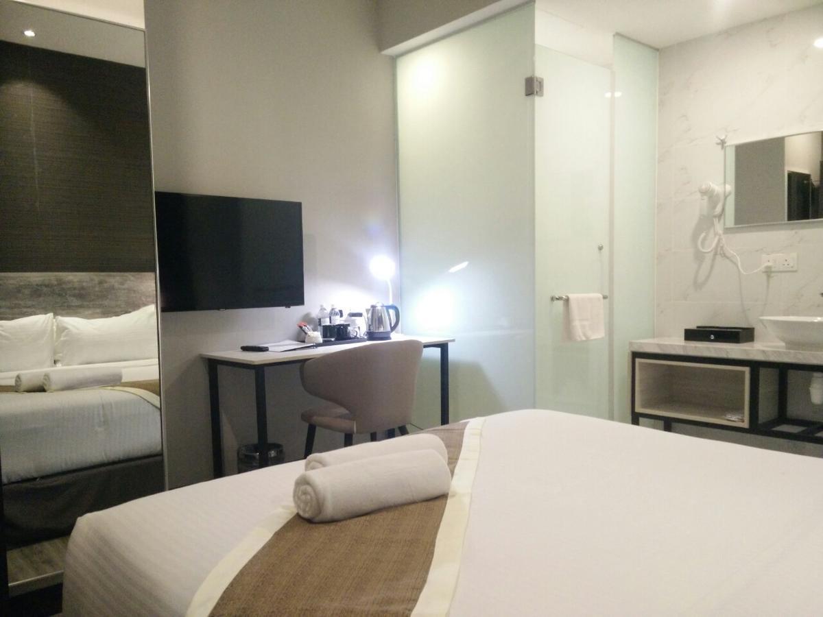 The Leverage Business Hotel Джохор-Бару Экстерьер фото